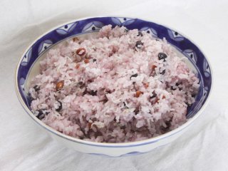梅干し入り黒豆ごはん