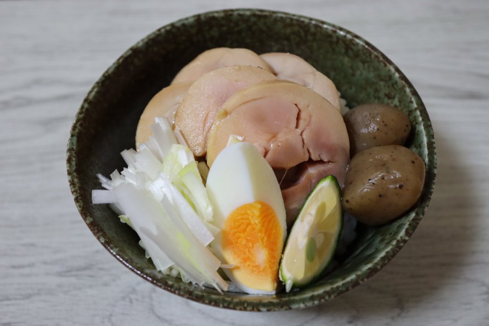 ごはんがすすむ！　鶏チャーシュー丼