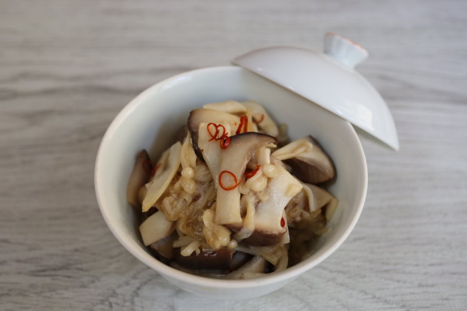 ごはんがすすむ！　キノコの中華和え