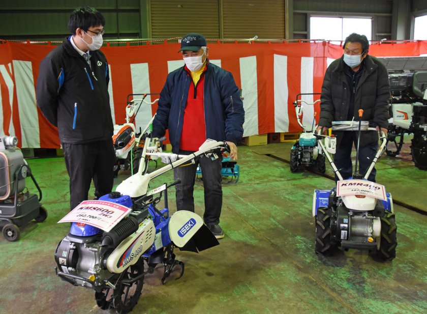 文殊農業施設センターでの農機フェアのようす