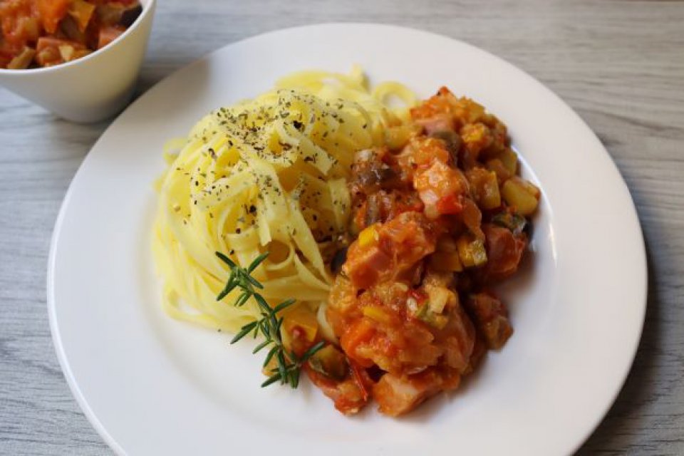 夏野菜の米パスタ