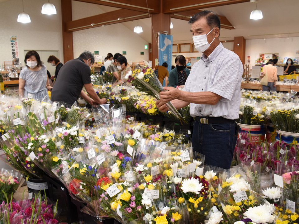JA農産物直売所「喜ね舎 愛菜館」盆の切り花フェア