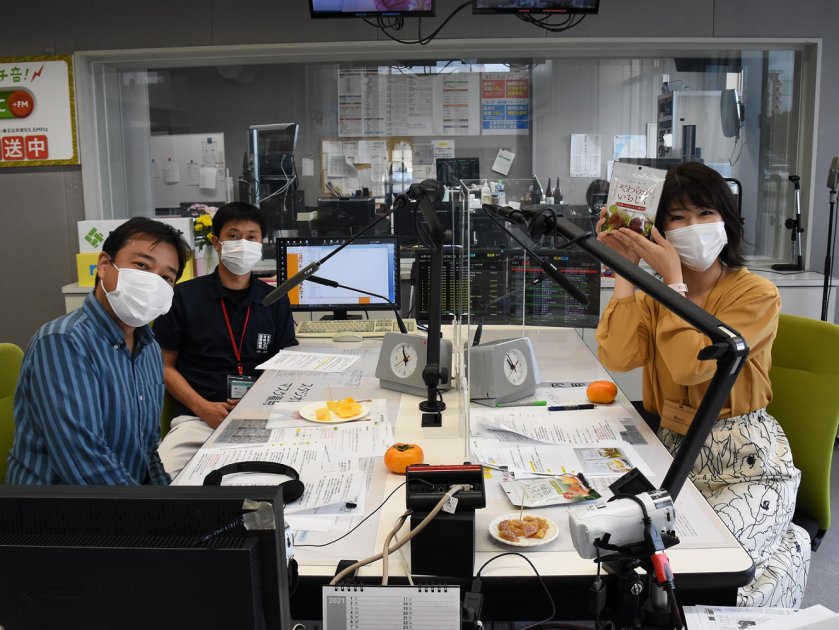 やわらかいちじくについて話した高橋主任(写真真ん中)