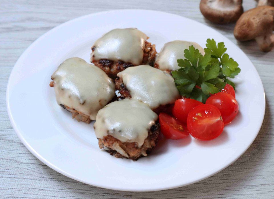 おーい菌床椎茸　チーズハンバーグ