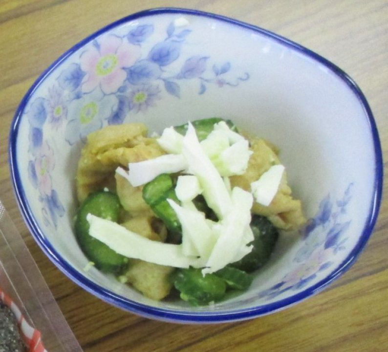 チーズ入り麩の辛子和え