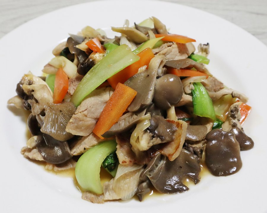 越前カンタケと青梗菜の炒め物