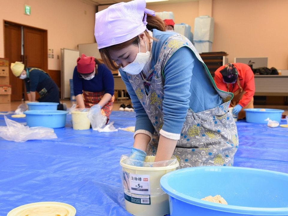 直売所利用者を対象に減塩味噌づくり講習会