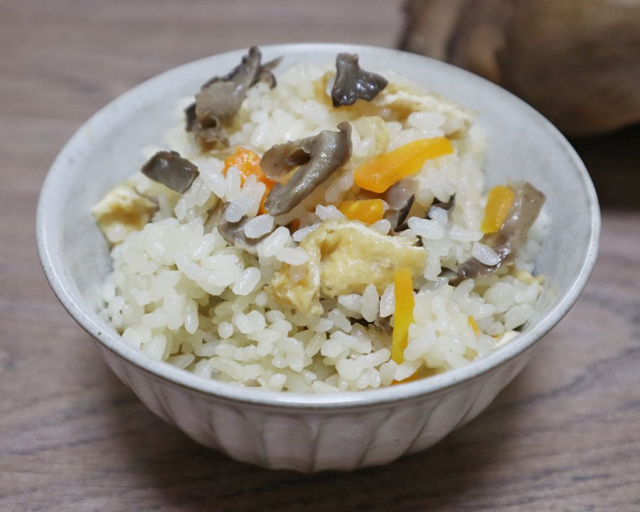 越前カンタケの炊き込みごはん