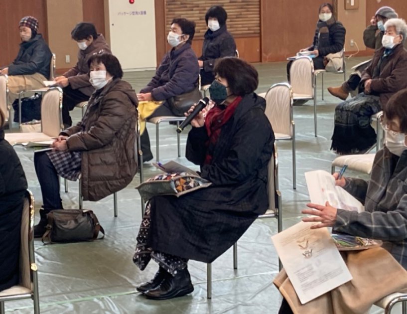 営農指導員に質問する参加者