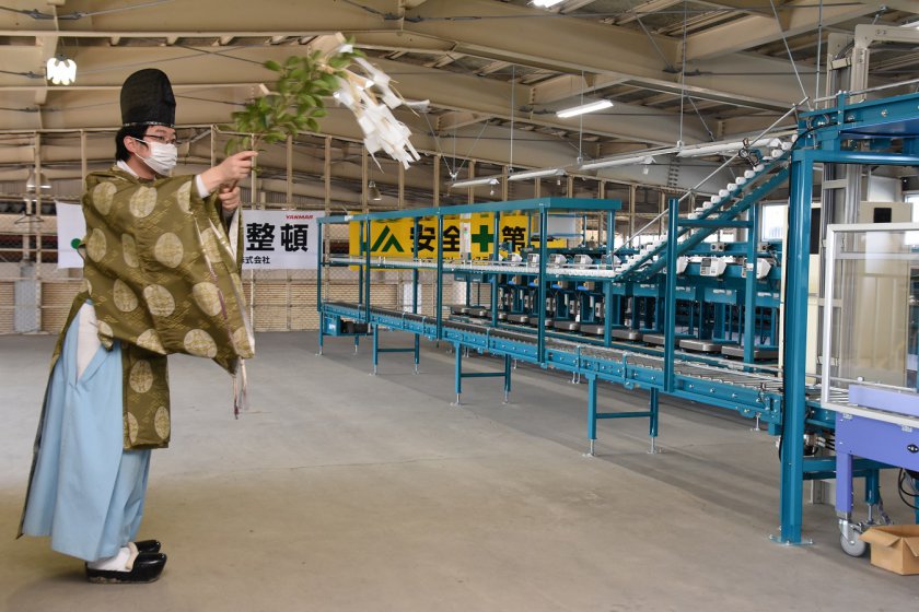竣工式の神事のようす