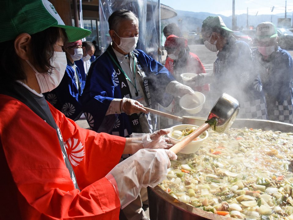 ＪＡ農産物直売所「喜ね舎 愛菜館」で収穫感謝祭