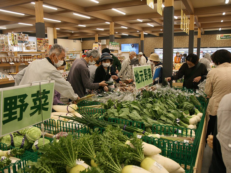 新築オープン「若狭ふれあい市場」賑わう